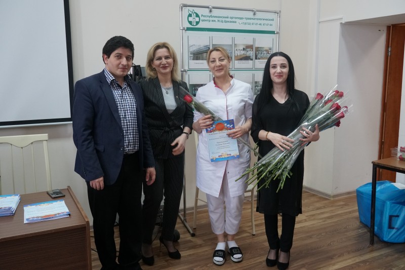В Республиканском ортопедо- травматологическом центре им. Н.Ц. Цахаева прошло награждение сотрудников центра - Файл 4