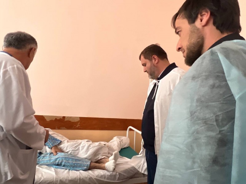 Ярослав Глазов лично поинтересовался у раненых качеством оказания медицинской помощи - Файл 1