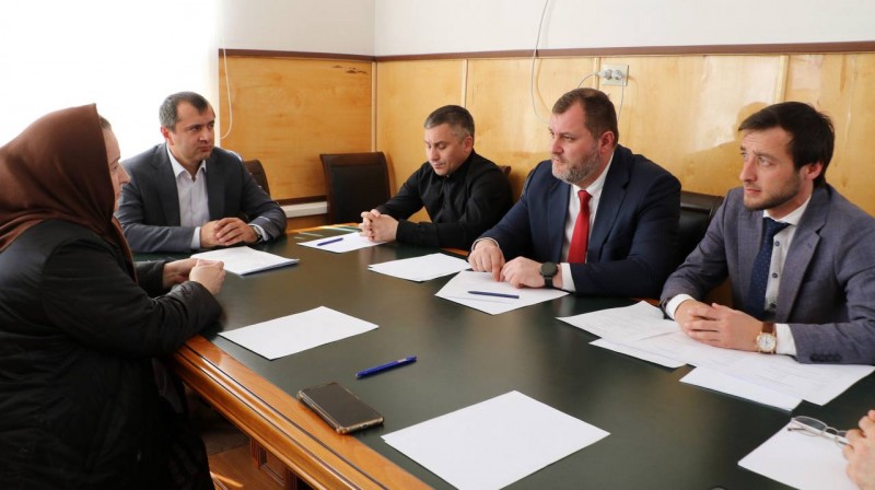 Министр здравоохранения Республики Дагестан Ярослав Глазов провел прием граждан в Кайтагском районе - Файл 8