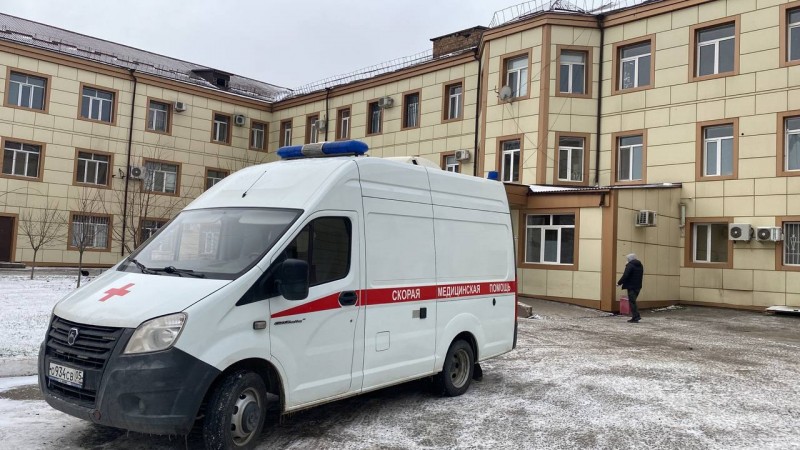 Врачи Хасавюртовской ЦГБ с ночи спасают беременную женщину и трехлетнего ребёнка пострадавших при хлопке газа