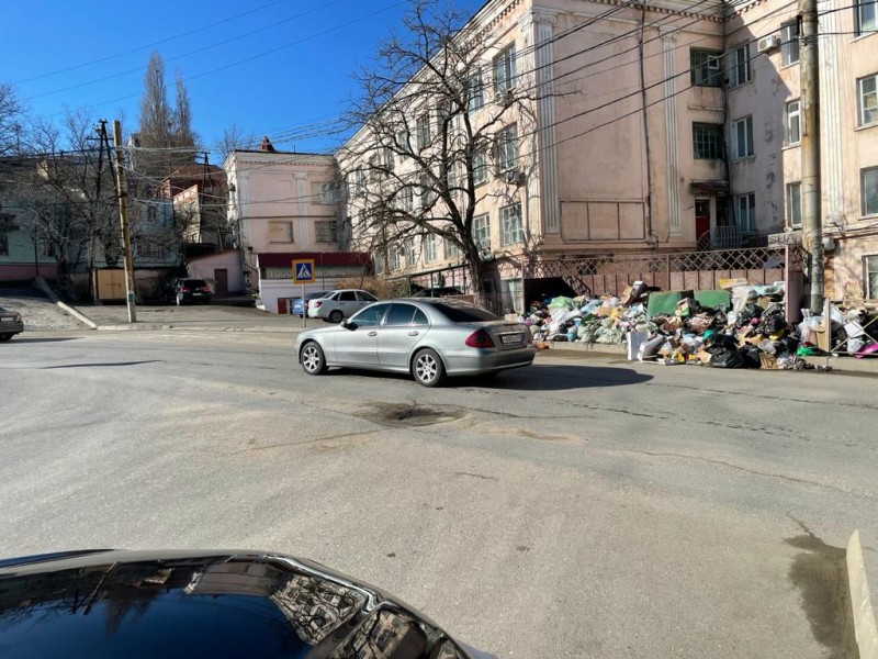 Более 50 КАМАЗов с мусором вывезли сотрудники Минздрава и медработники в ходе масштабного субботника