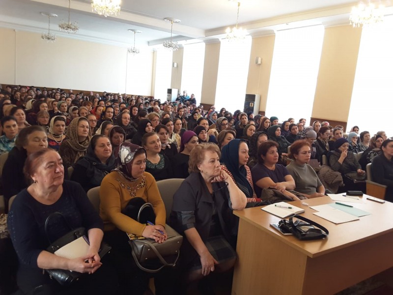 Более 300 специалистов  приняли участие в работе семинара по вопросам контроля за качеством  школьного питания в Минздраве РД - Файл 1