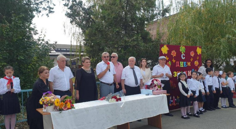 Сегодня, 1 сентября, в двух школах г. Буйнакска в торжественной линейке ко Дню знаний - Файл 3