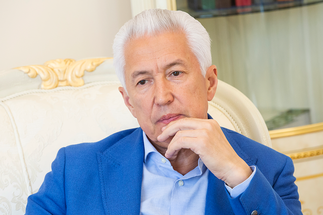 Глава Дагестана наградил свыше 10 тысяч медицинских работников