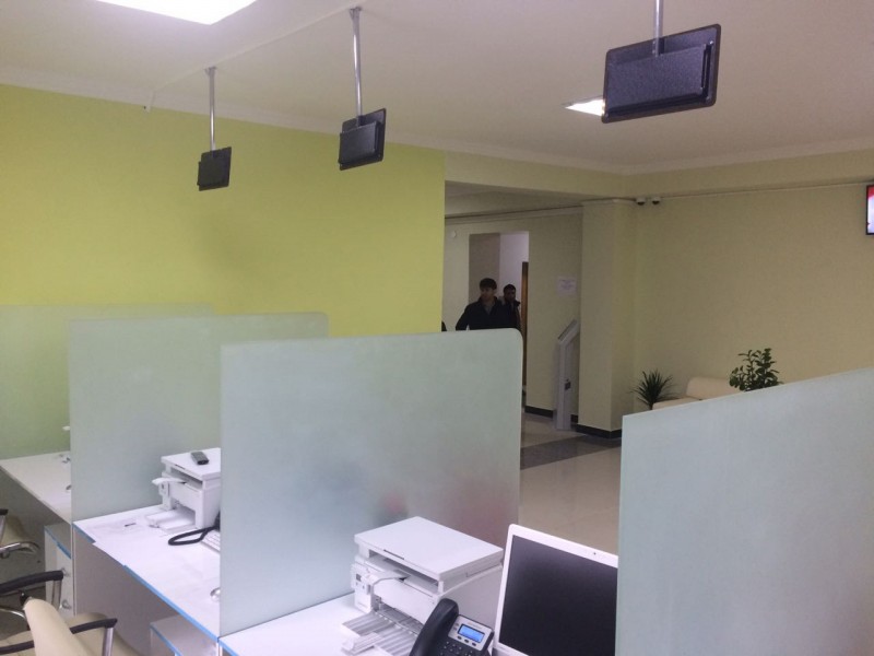 В  поликлиниках ДагОгней и Капийска обновили вход и зону ожидания для пациентов - Файл 6