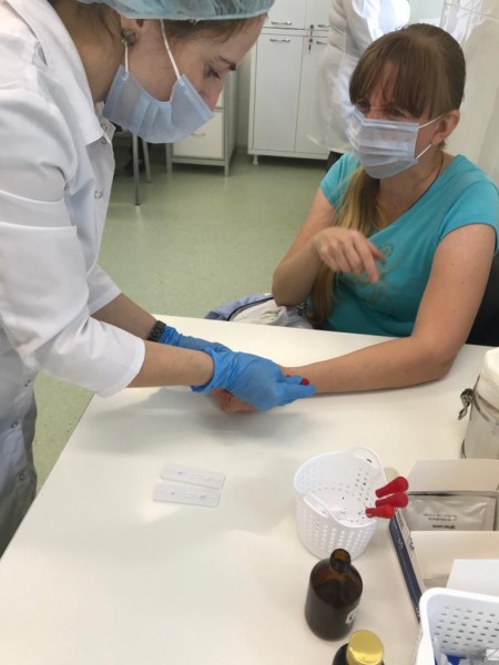 Около 100 пациенток смогли провериться на рак шейки матки в рамках Дня открытых дверей в Республиканском онкоцентре - Файл 2