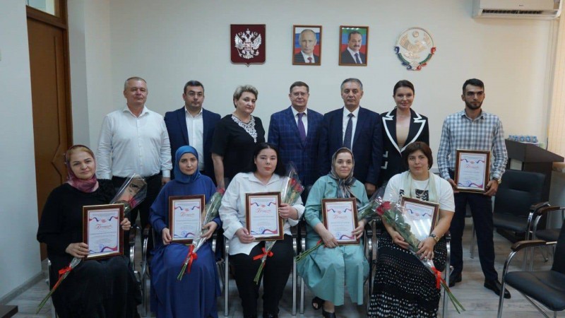 Председатель Профсоюза работников здравоохранения РФ Анатолий Домников посетил филиал Государственного Фонда поддержки участников СВО «Защитники Отечества» по Республике Дагестан - Файл 5