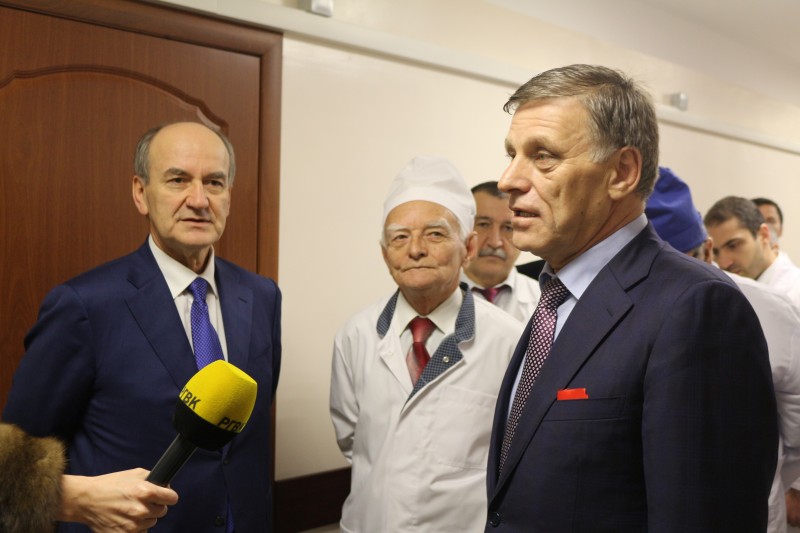 Министр Танка Ибрагимов принял участие в открытии обновленного лор-отделения РКБ - Файл 4