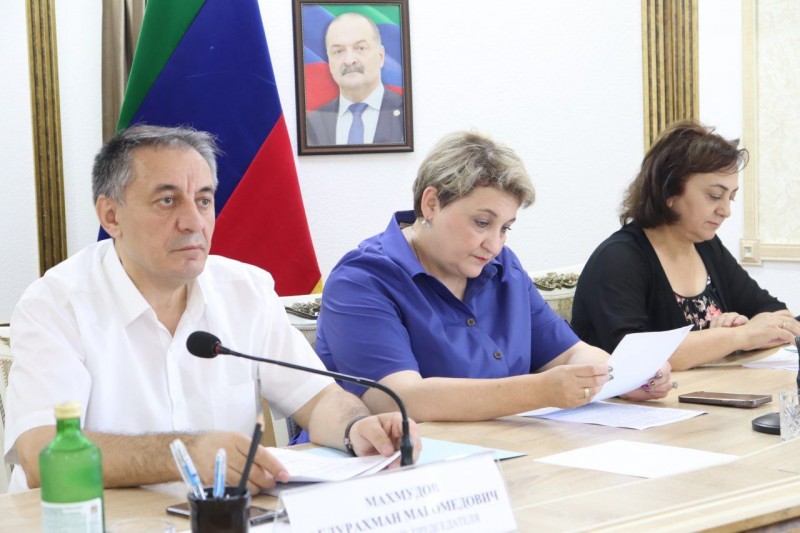 В Кизилюртовском районе прошло расширенное совещание против кори с участием заместителя Председателя Правительства Республики  и министра здравоохранения РД - Файл 5