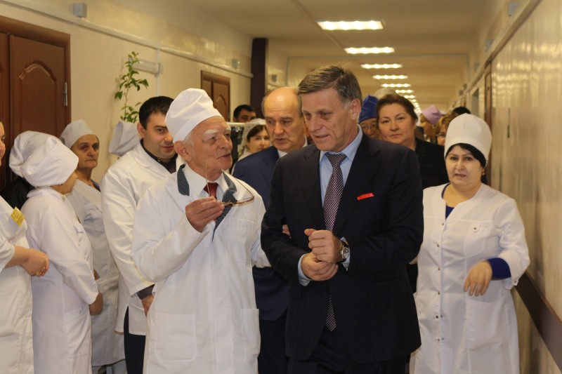 Министр Танка Ибрагимов принял участие в открытии обновленного лор-отделения РКБ - Файл 5