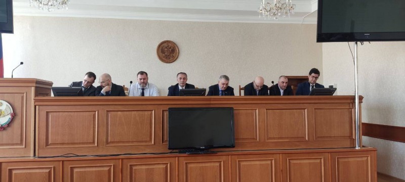 В Минздраве Дагестана проходит совещание под руководством заместителя председателя Правительства РД Абдурахмана Махмудова по снижению налоговой задолженности в медицинских учреждениях. - Файл 3