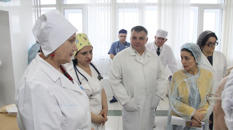 Ведущие врачи Санкт-Петербурга ознакомились  с работой Перинатального центра «Мама Патимат» и ДРКБ - Файл 9