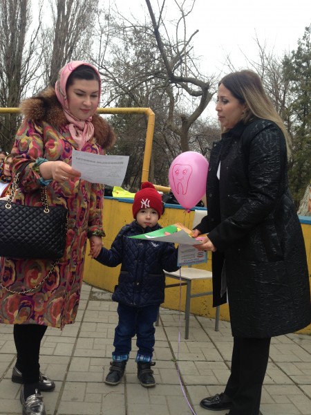 Сохранить крепкие зубы на долгие годы: в день стоматологического здоровья в Махачкале прошла профилактическая акция - Файл 3