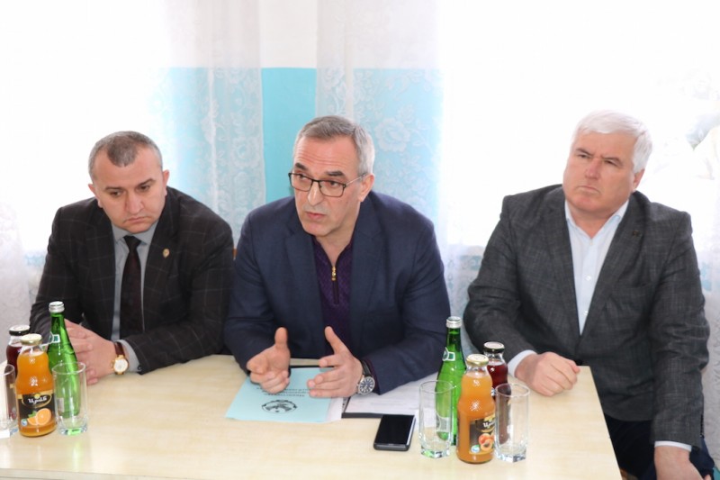 Коллективу Казбековской  центральной районной больницы представили нового главного  врача