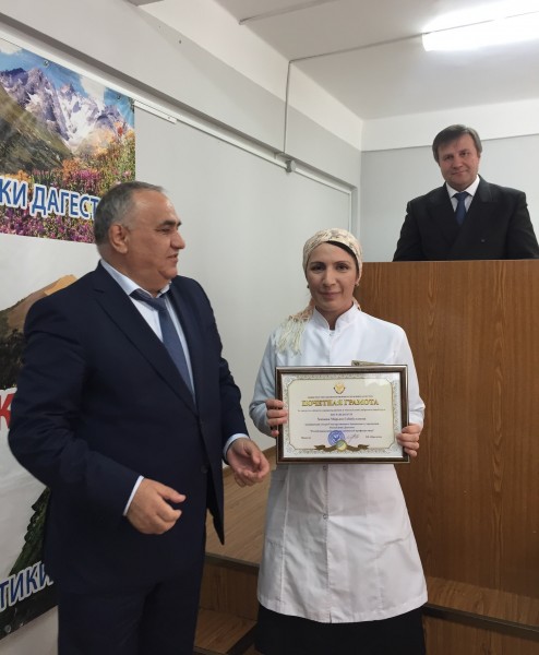 За слаженность и профессионализм: почетные грамоты получили медики сопровождавшие чемпионат Европы по спортивной борьбе в Каспийске - Файл 2
