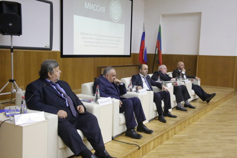Более 600 ведущих специалистов страны собрала конференция кардиологов и терапевтов Кавказа в Махачкале