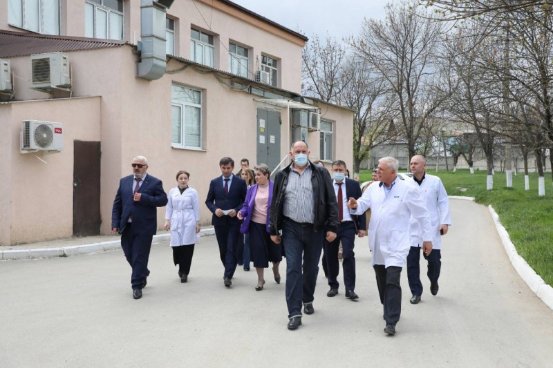 Абдулмуслим Абдулмуслимов посетил Центральную городскую больницу Буйнакска - Файл 3