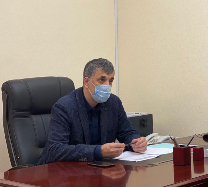 Вакцинацию от COVID-19 прошел руководитель Главного бюро МСЭ по РД Шамиль Рамазанов и его родители