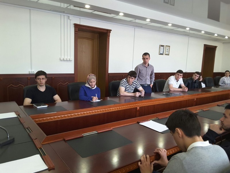 Врио министра здравоохранения Танка Ибрагимов встретился с волонтерами-медиками чемпионата Европы по спортивной борьбе - Файл 2
