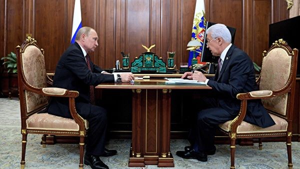 Владимир Васильев был удостоен награды из рук Президента страны