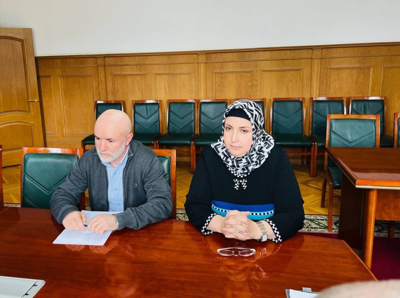 Абдурахман Махмудов в Новолакском районе провел рабочую встречу с руководителями социальных и медицинских учреждений