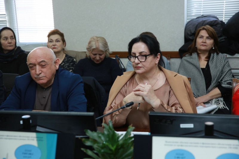 5 марта под руководством заместителя  Председателя Правительства Республики Дагестан Абдурахмана Махмудова в Территориальном фонде ОМС РД проведено расширенное совещание - Файл 5