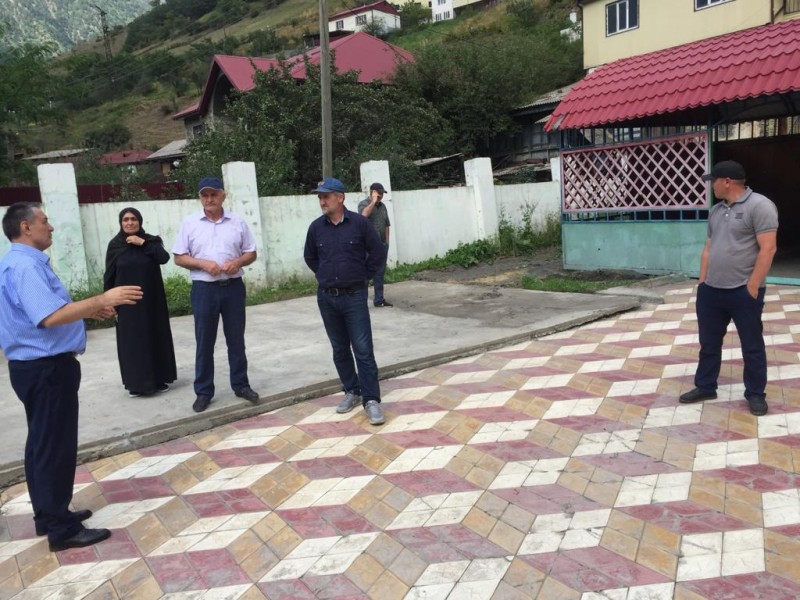 Вице-премьер А.Махмудов посетил медицинские организации в Тляратинском районе. - Файл 3