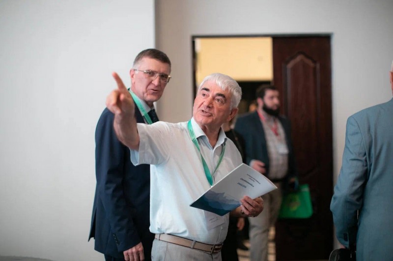 23-24 сентября в г.Махачкала прошла Первая Всероссийская научно-практическая конференция "Эндоваскулярная хирургия при венозной патологии" - Файл 8