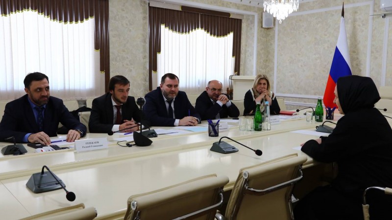 Здоровье горожан: врио министра здравоохранения РД провел прием граждан в Хасавюрте - Файл 6