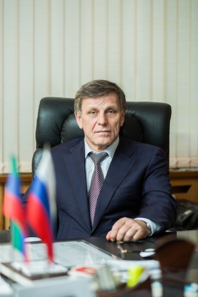 Сегодня министр здравоохранения Дагестана принимает поздравления с юбилеем