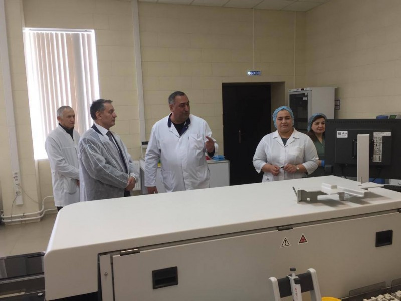 Абдурахман Махмудов ознакомился с работой клинико-диагностической лаборатории в Буйнакске - Файл 5