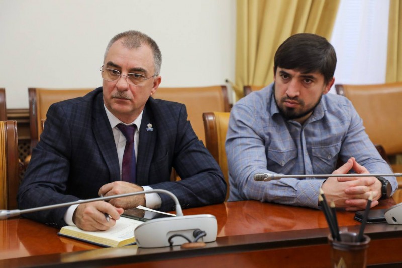 Мурад Казиев подверг критике работу подрядных организаций, занимающихся строительством ФАПов - Файл 2