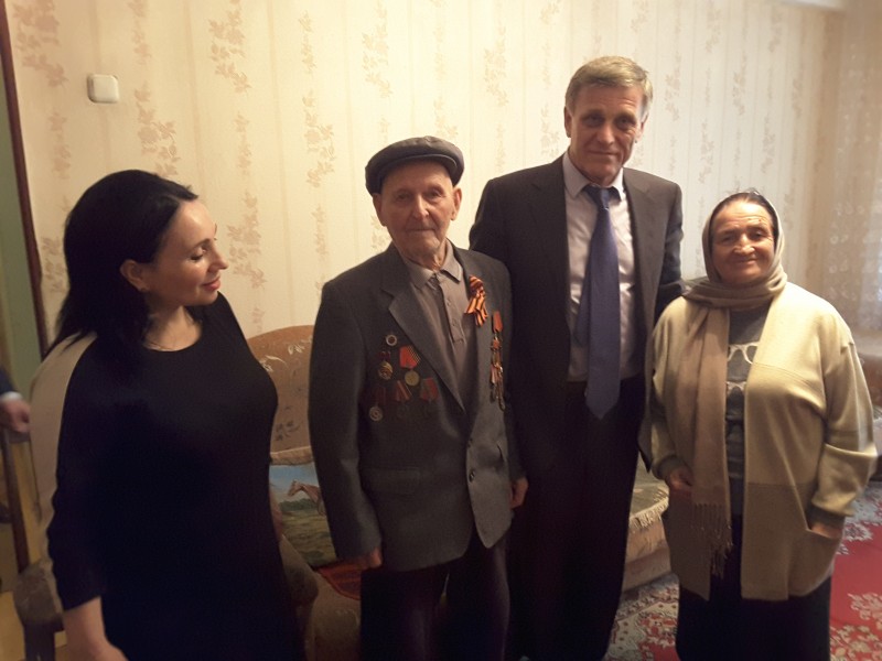 Министр  Танка Ибрагимов навестил  ветеранов ВОВ и поздравил их с наступающим Днем Победы - Файл 6