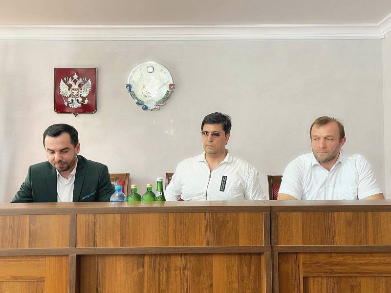 В Южно-Сухокумске представили нового главного врача Центральной городской больницы - Файл 1