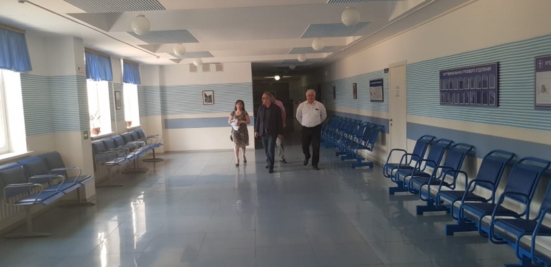 Министр  Джамалудин Гаджиибрагимов провел очередную внеплановую проверку  медучреждений в Махачкале - Файл 1