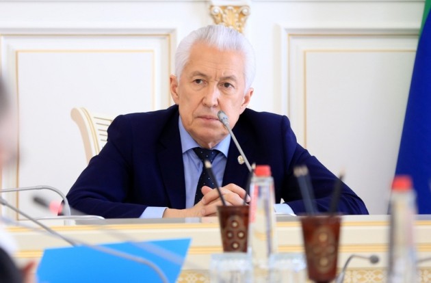 Глава Дагестана Владимир Васильев провел совещание по вопросу строительства социальных объектов