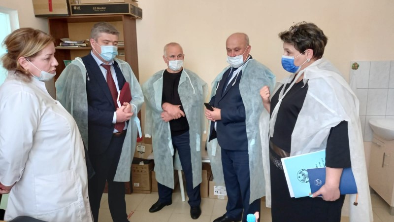 Министр здравоохранения с рабочим визитом посетила Каякентский и Кумторкалинский районы