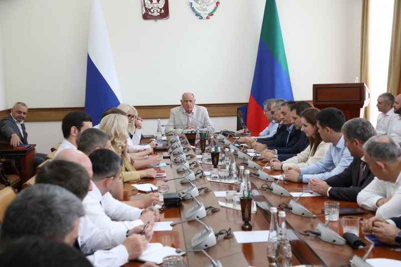 Ярослав Глазов представлен перед составом Правительства в ранге врио министра здравоохранения Дагестана - Файл 1