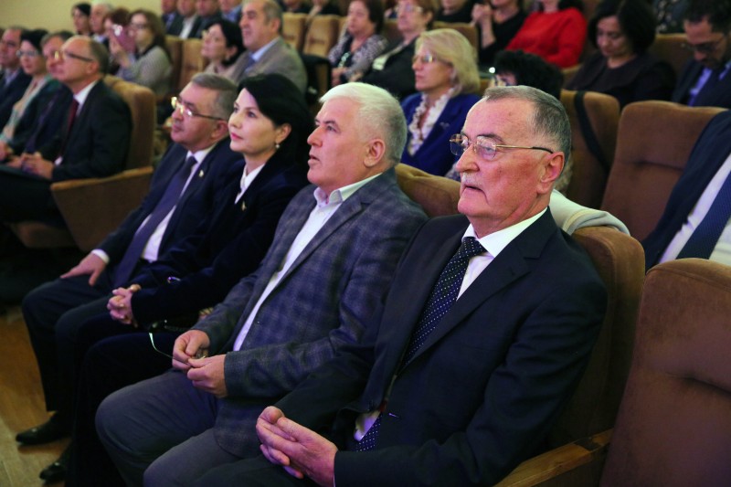 Более 500 человек приняли участие в работе конференции офтальмологов  в Махачкале - Файл 2