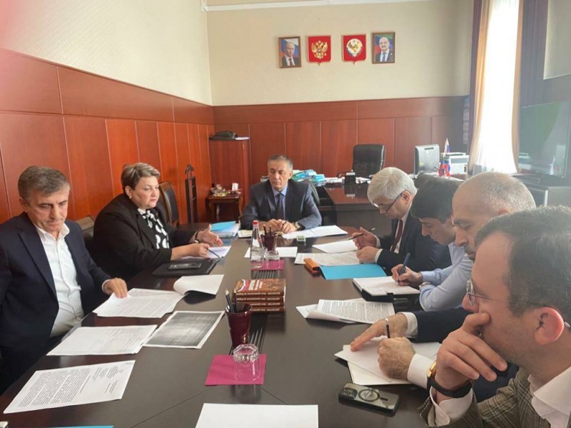 В Правительстве Дагестана проанализировали причины образования кредиторской задолженности в Избербашской ЦГБ - Файл 1