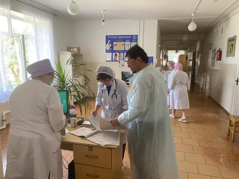 Накануне, 3 августа, замминистра здравоохранения РД Патхула Патхулаев выехал в город Буйнакск - Файл 1