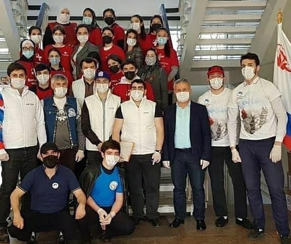 Волонтеры-медики оказали помощь работникам здравоохранения