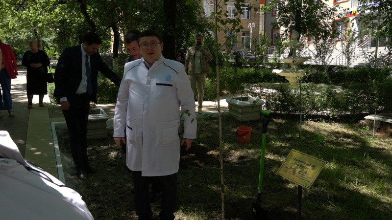 Аллея Дружбы между НМИЦ им. Герцена и Республиканским онкологическим центром. - Файл 2