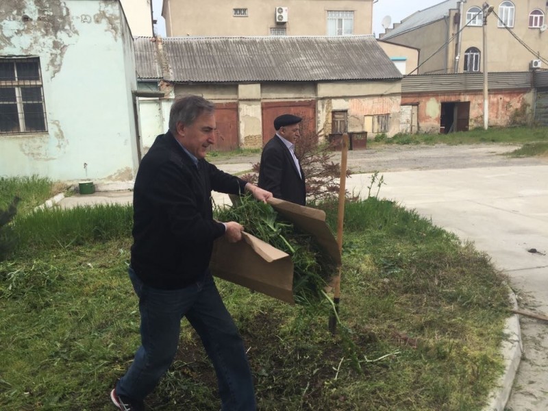 Коллектив Минздрава РД  и медицинские работники присоединились к весеннему субботнику - Файл 8