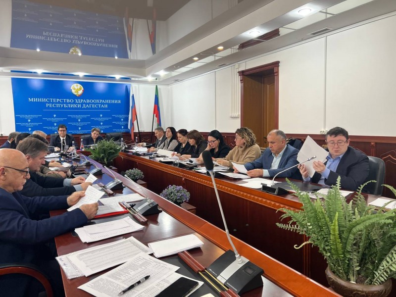 Рассмотрением итогов работы Дахадаевской, Карабудахкентской, Гунибской, Лакской, Акушинской, Кулинской и Левашинская ЦРБ продолжились заседания Коллегии Минздрава РД под руководством министра здравоохранения РД Татьяны Беляевой - Файл 3