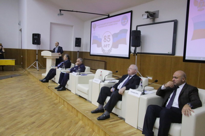 Более 600 ведущих специалистов страны собрала конференция кардиологов и терапевтов Кавказа в Махачкале - Файл 3