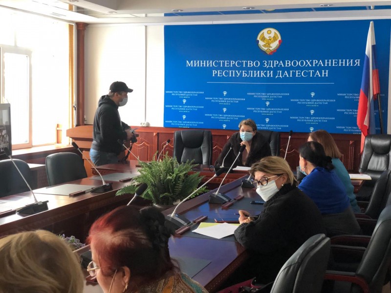 В Минздраве РД состоялось видеоселекторное совещание по вопросам закупок лекарств для пациентов с коронавирусом