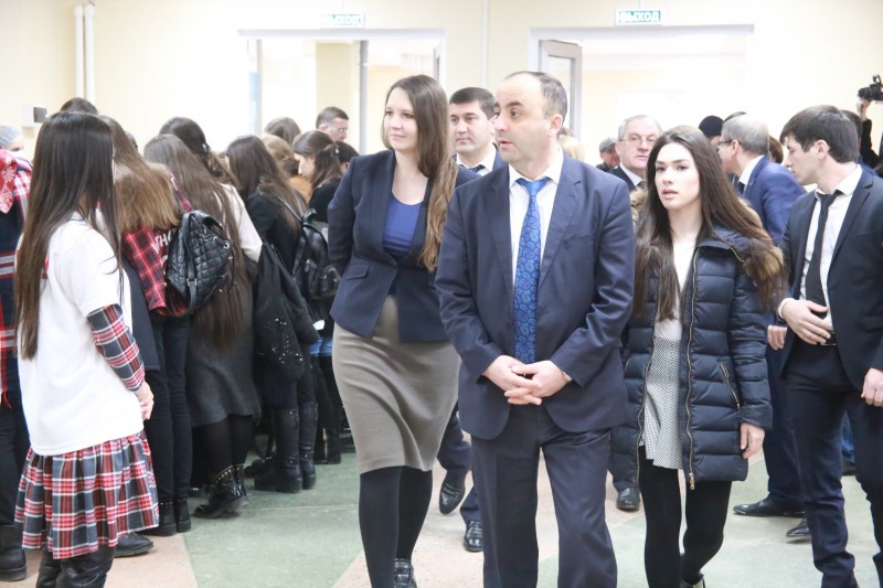 Начальник управления оказания медицинский помощи населению Минздрава РД Татьяна Беляева побывала на Дне открытых дверей ДГМУ - Файл 1