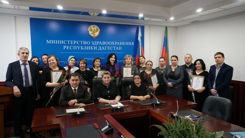 В Минздраве РД наградили лучших врачей 2020 года - Файл 16