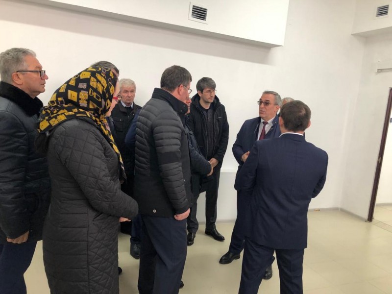 По последнему слову техники. Новую больницу с кабинетом МСКТ и центром диализа открыли в Карабудахкентском районе - Файл 5